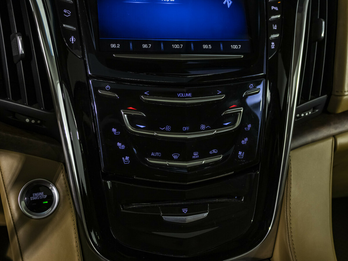 Cadillac Escalade 2015 года с пробегом. Фото: #17