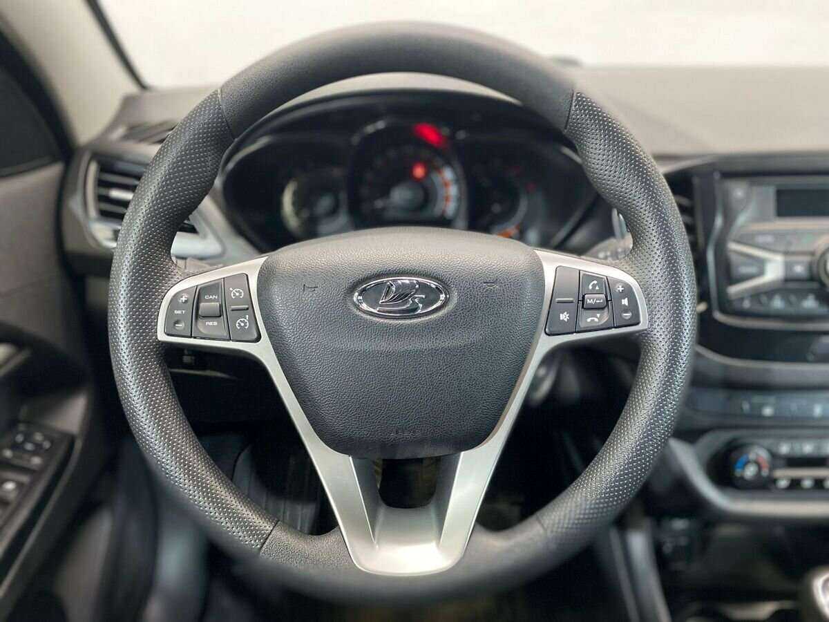 Lada (ВАЗ) Vesta 2018 года с пробегом. Фото: #11