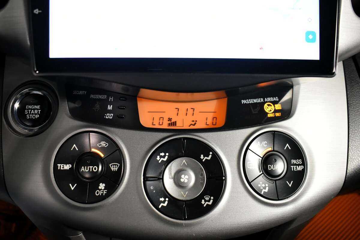 Toyota RAV4 2008 года с пробегом. Фото: #10