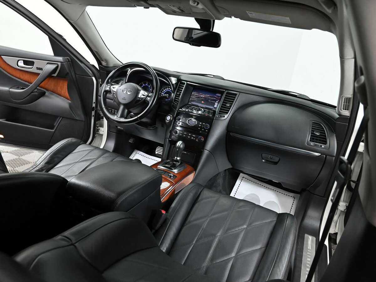 Infiniti FX 2012 года с пробегом. Фото: #4