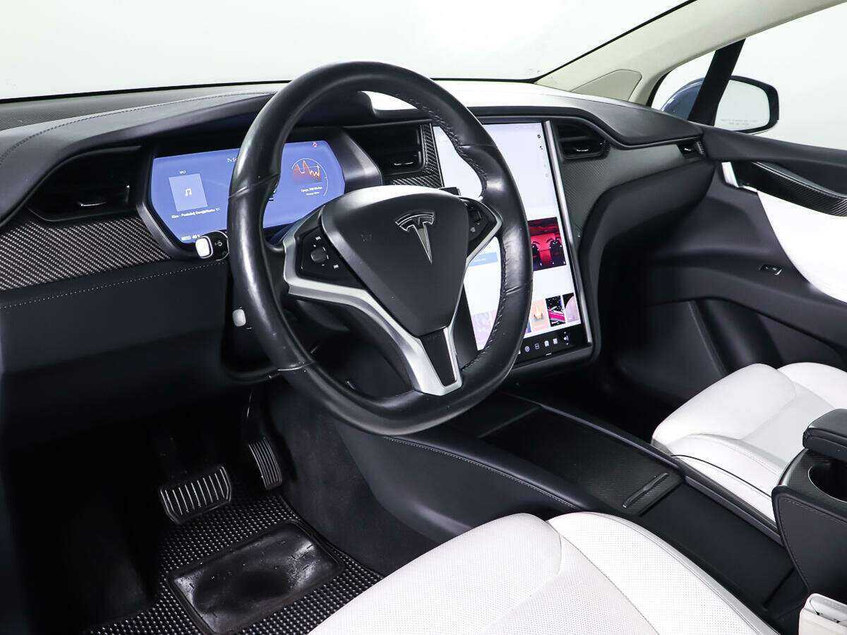 Tesla Model X 2018 года с пробегом. Фото: #11
