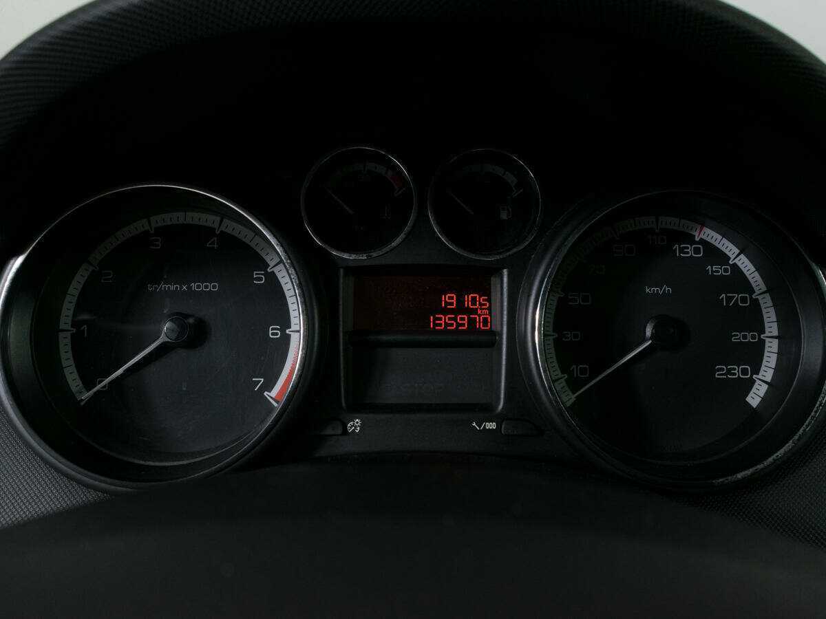 Peugeot 308 2011 года с пробегом. Фото: #9