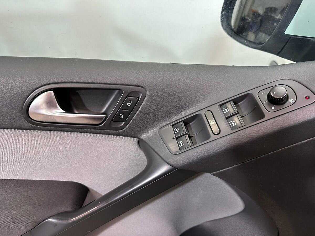 Volkswagen Tiguan 2010 года с пробегом. Фото: #13