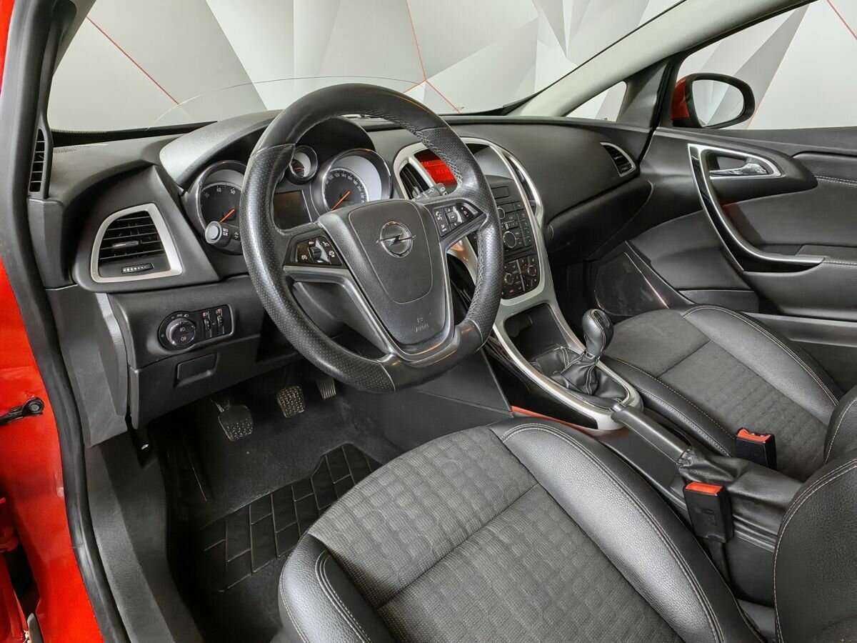 Opel Astra 2012 года с пробегом. Фото: #13
