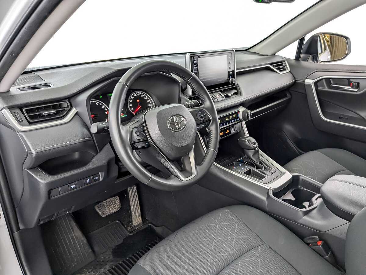 Toyota RAV4 2021 года с пробегом. Фото: #15