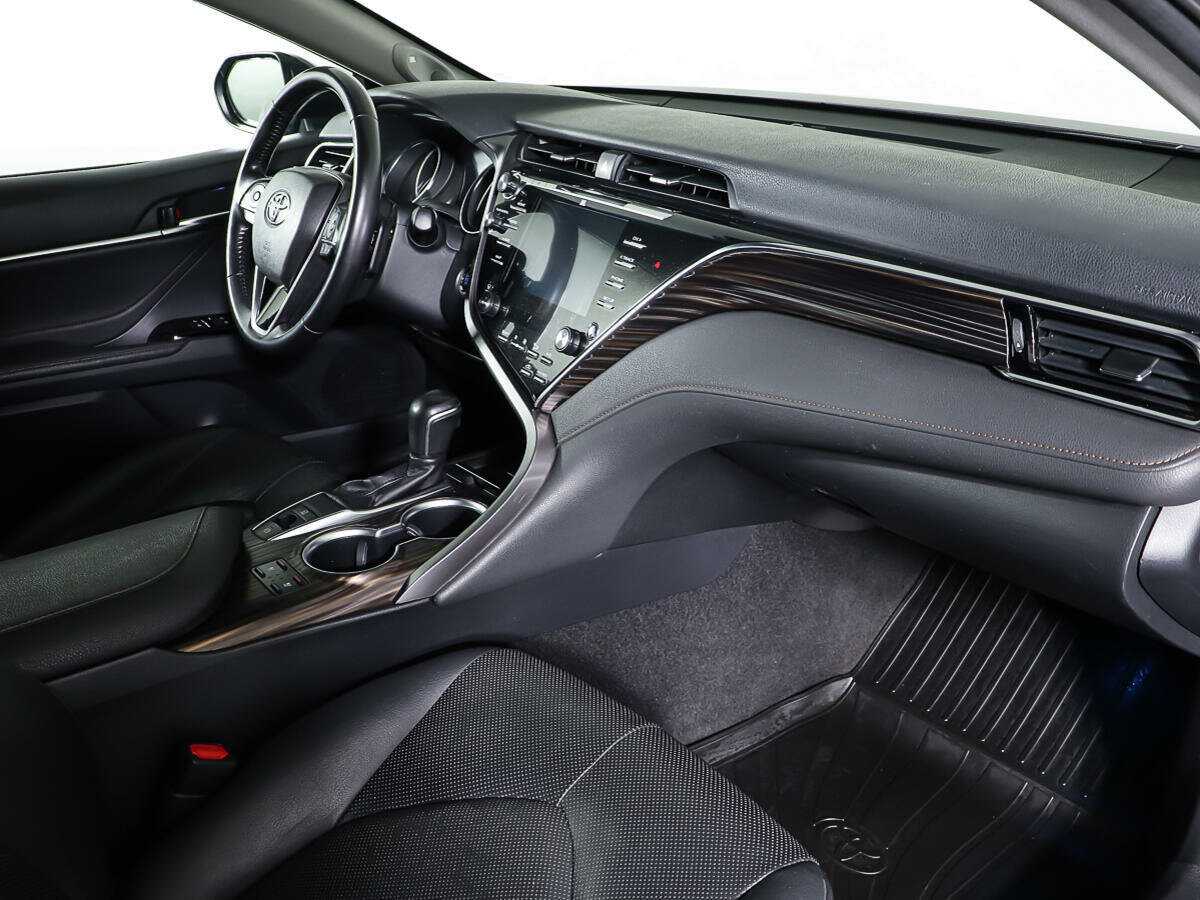Toyota Camry 2018 года с пробегом. Фото: #8