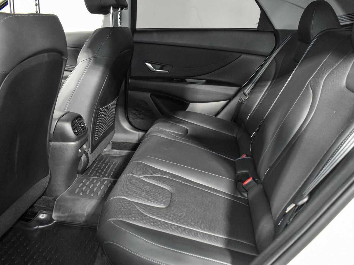Hyundai Elantra 2023 года с пробегом. Фото: #13