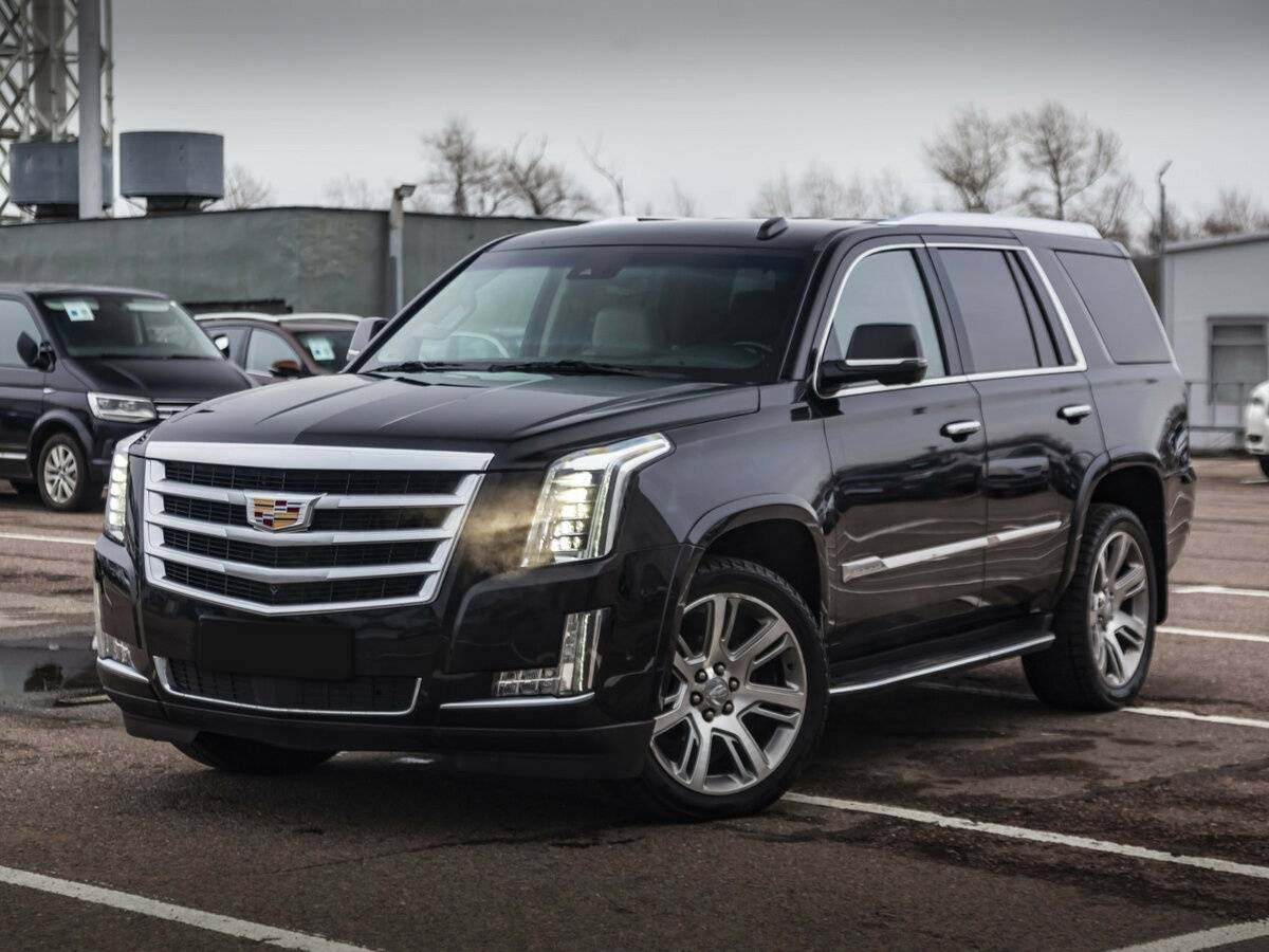 Cadillac Escalade 2018 года с пробегом. Посмотреть фото