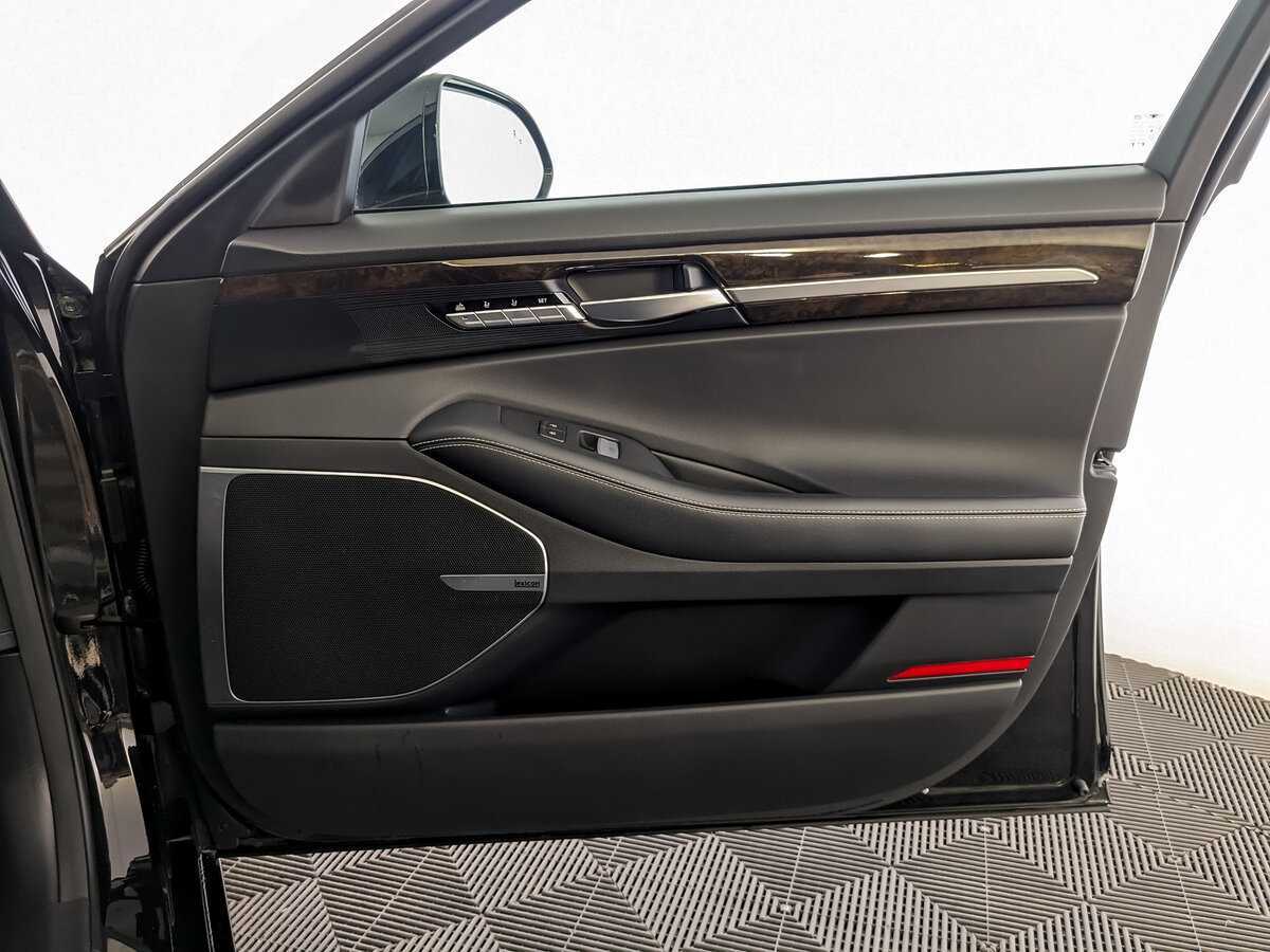 Genesis G90 2019 года с пробегом. Фото: #17