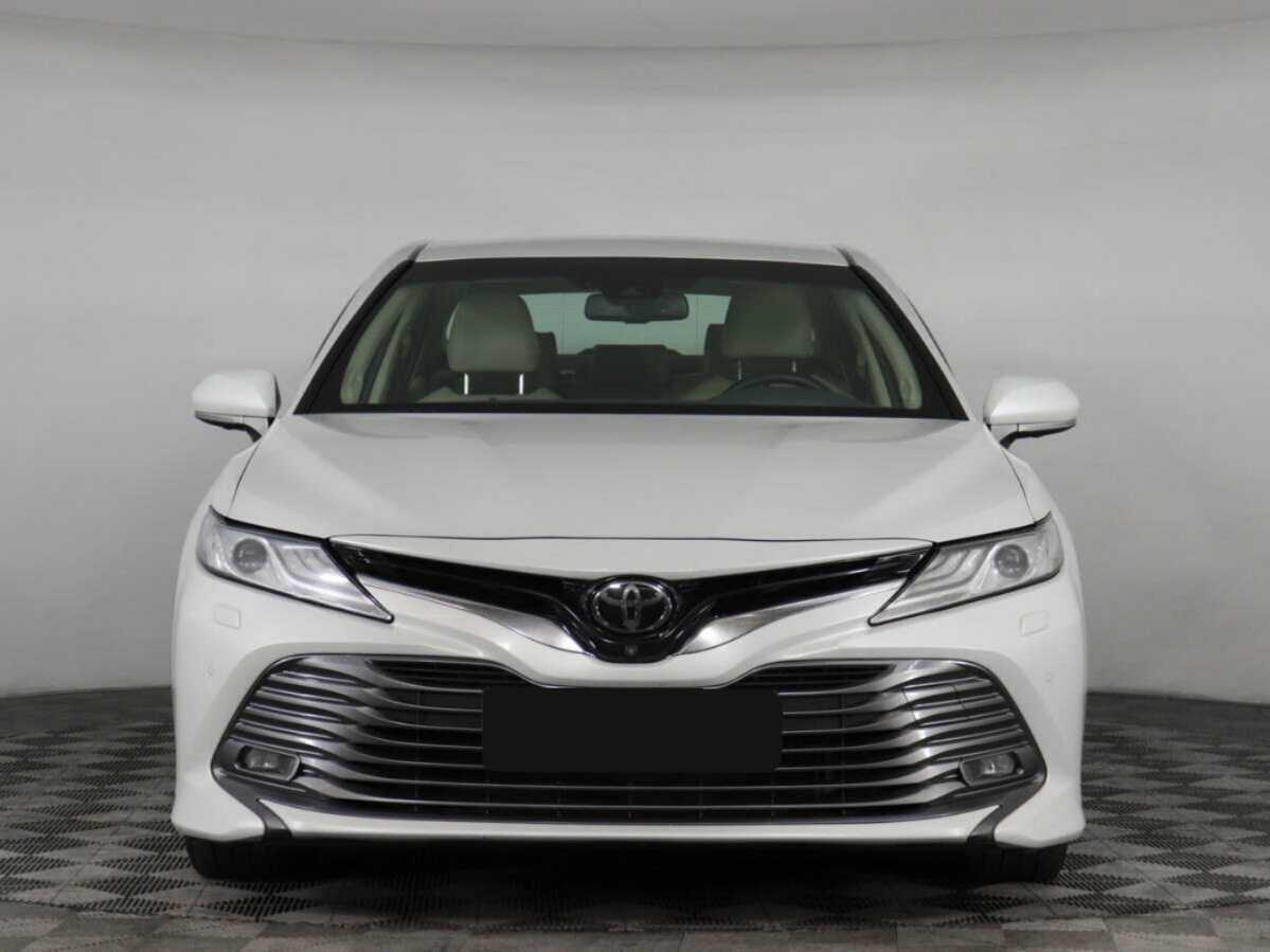 Toyota Camry 2019 года с пробегом. Фото: #1