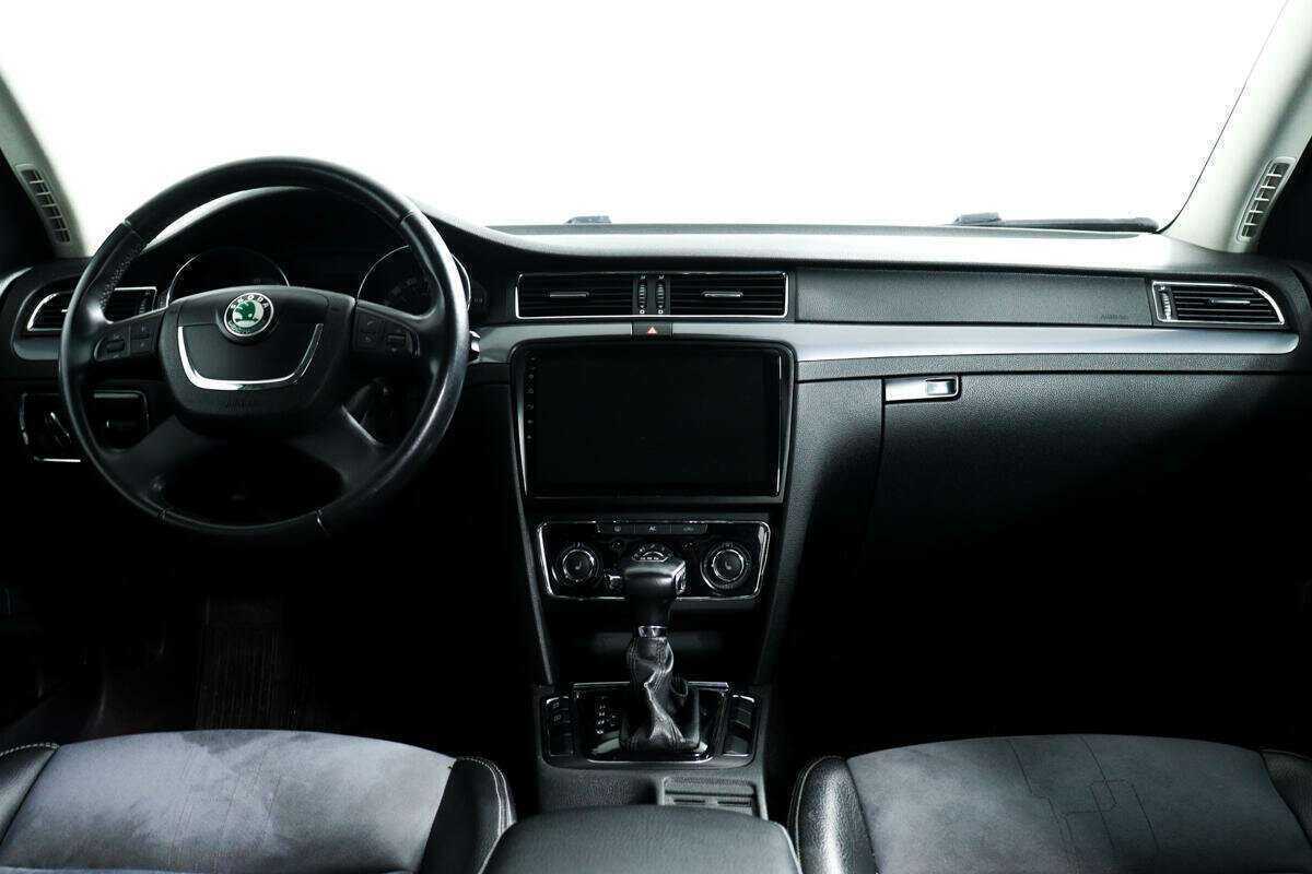 Skoda Superb 2011 года с пробегом. Фото: #10
