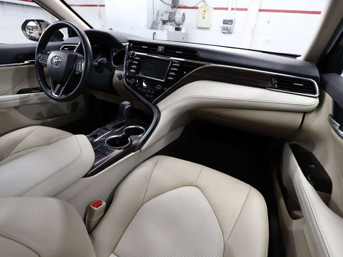 Toyota Camry 2021 года с пробегом. Фото: #15
