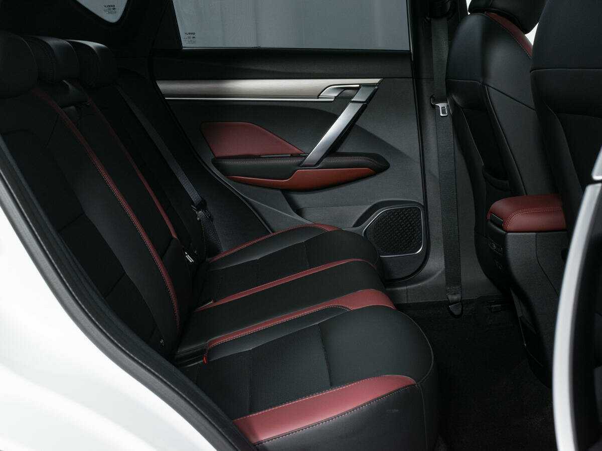 Geely Coolray 2023 года с пробегом. Фото: #11