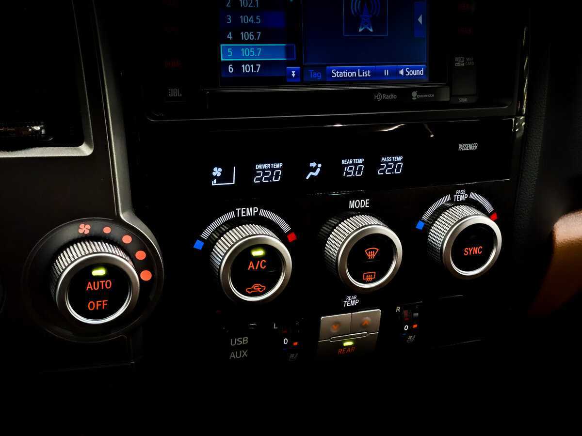 Toyota Sequoia 2013 года с пробегом. Фото: #25