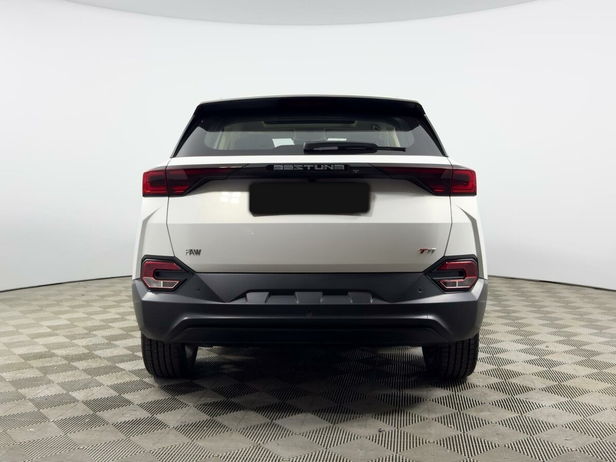 FAW Bestune T77 2024 года с пробегом. Фото: #3