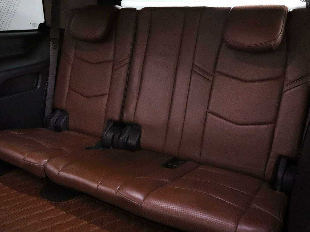 Cadillac Escalade 2019 года с пробегом. Фото: #8