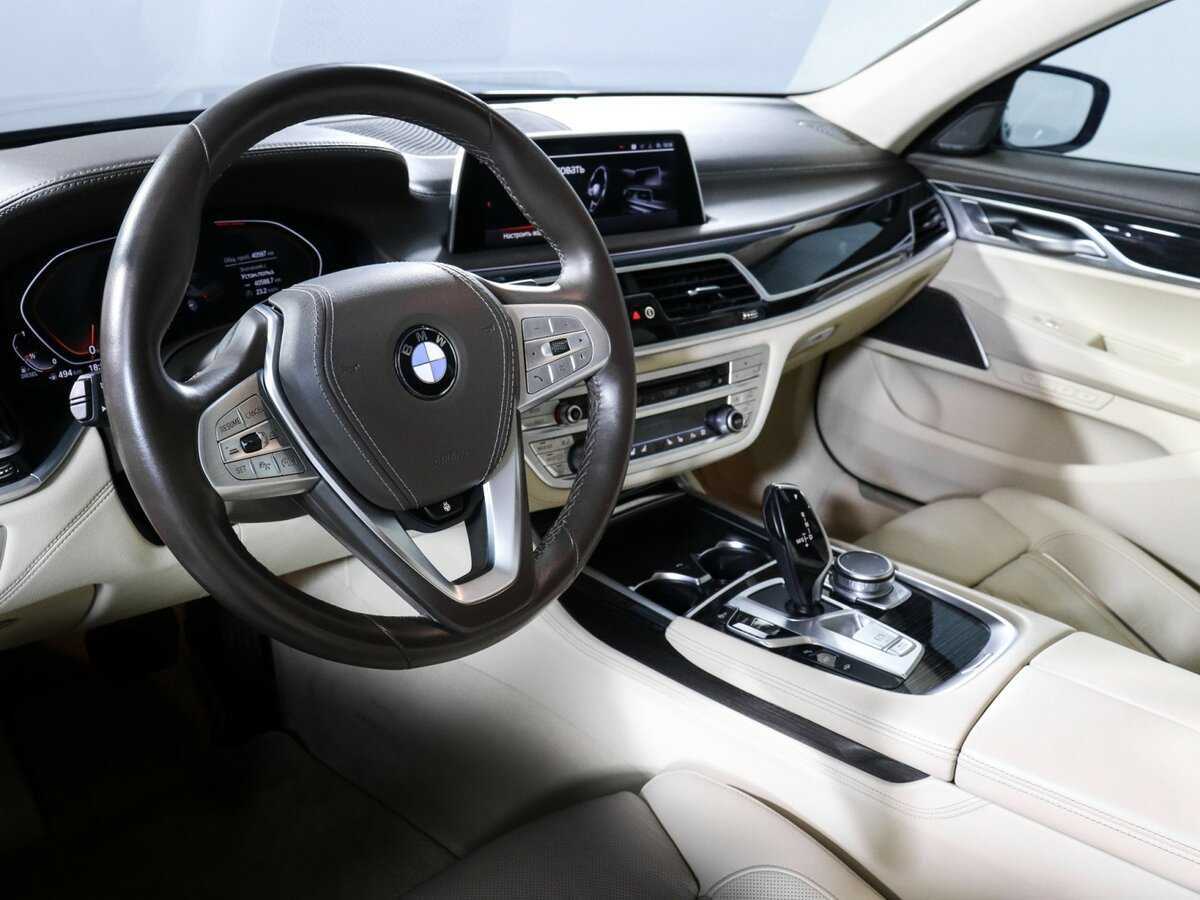 BMW 7 серии 2021 года с пробегом. Фото: #13