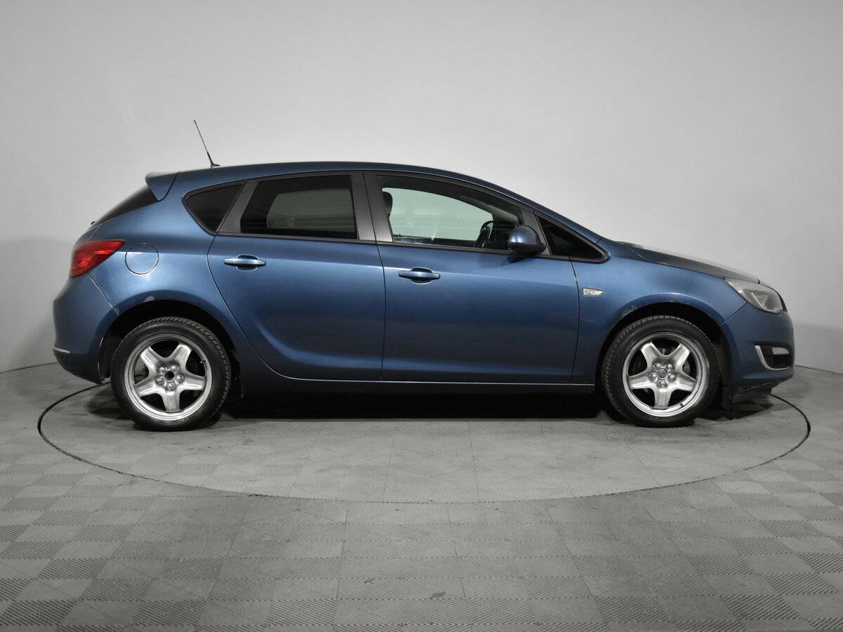 Opel Astra 2012 года с пробегом. Фото: #3