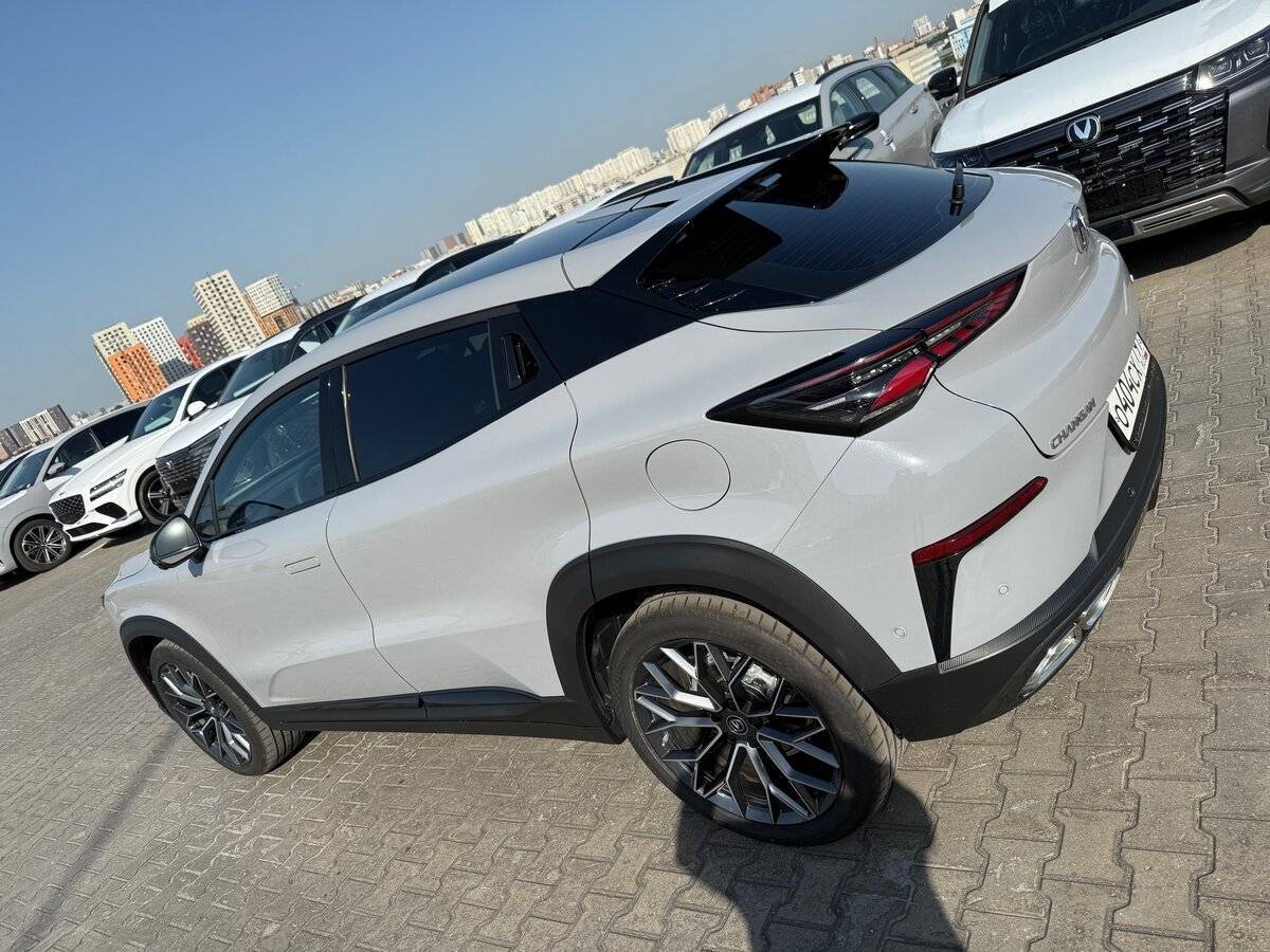 Changan UNI-T 2024 года с пробегом. Фото: #3