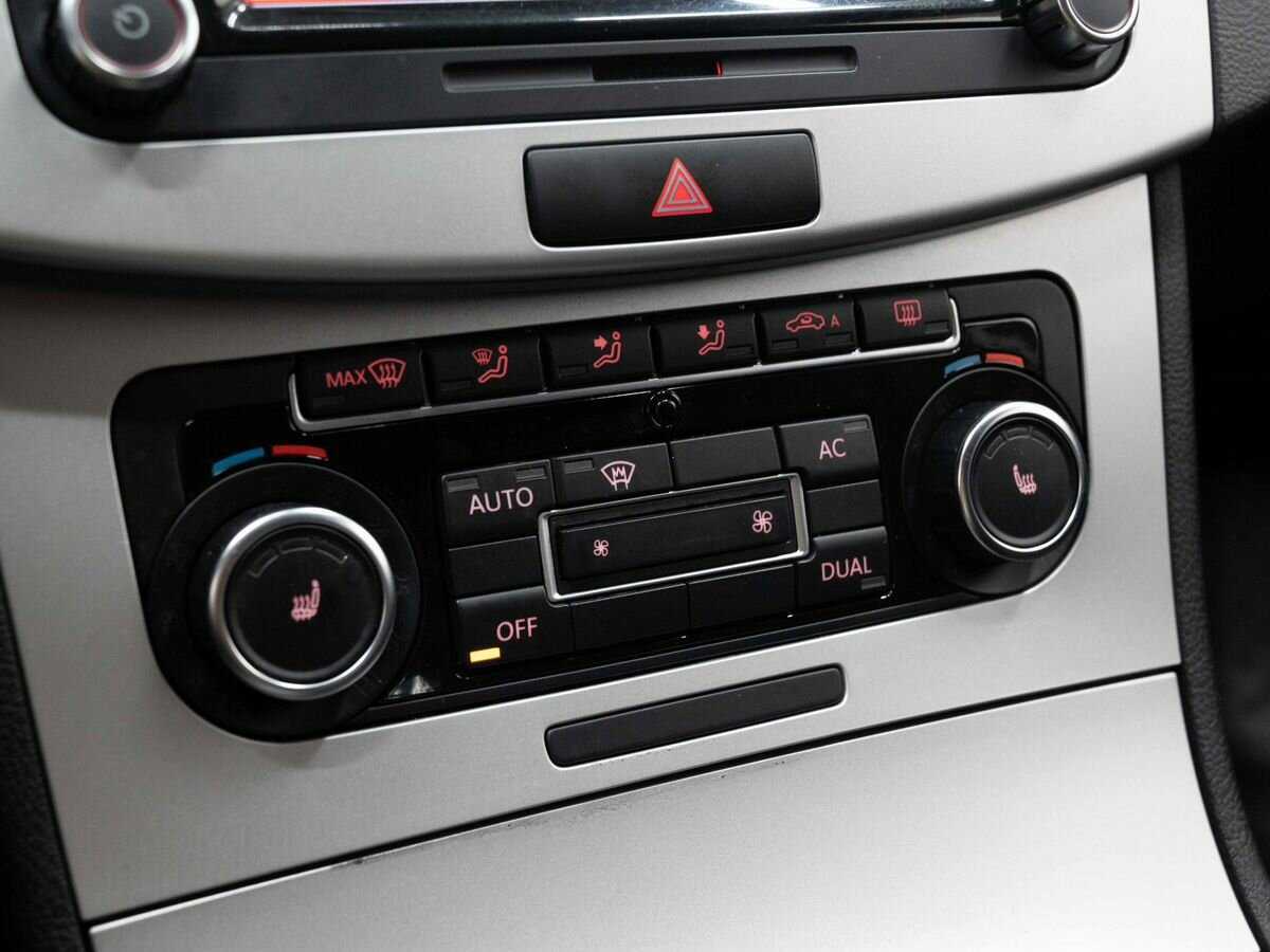 Volkswagen Passat 2011 года с пробегом. Фото: #22