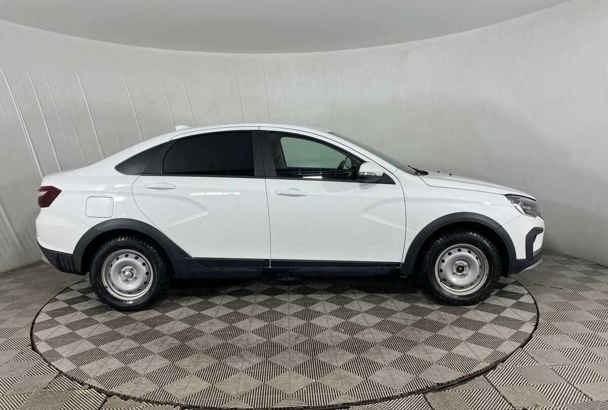 Lada (ВАЗ) Vesta 2023 года с пробегом. Фото: #3