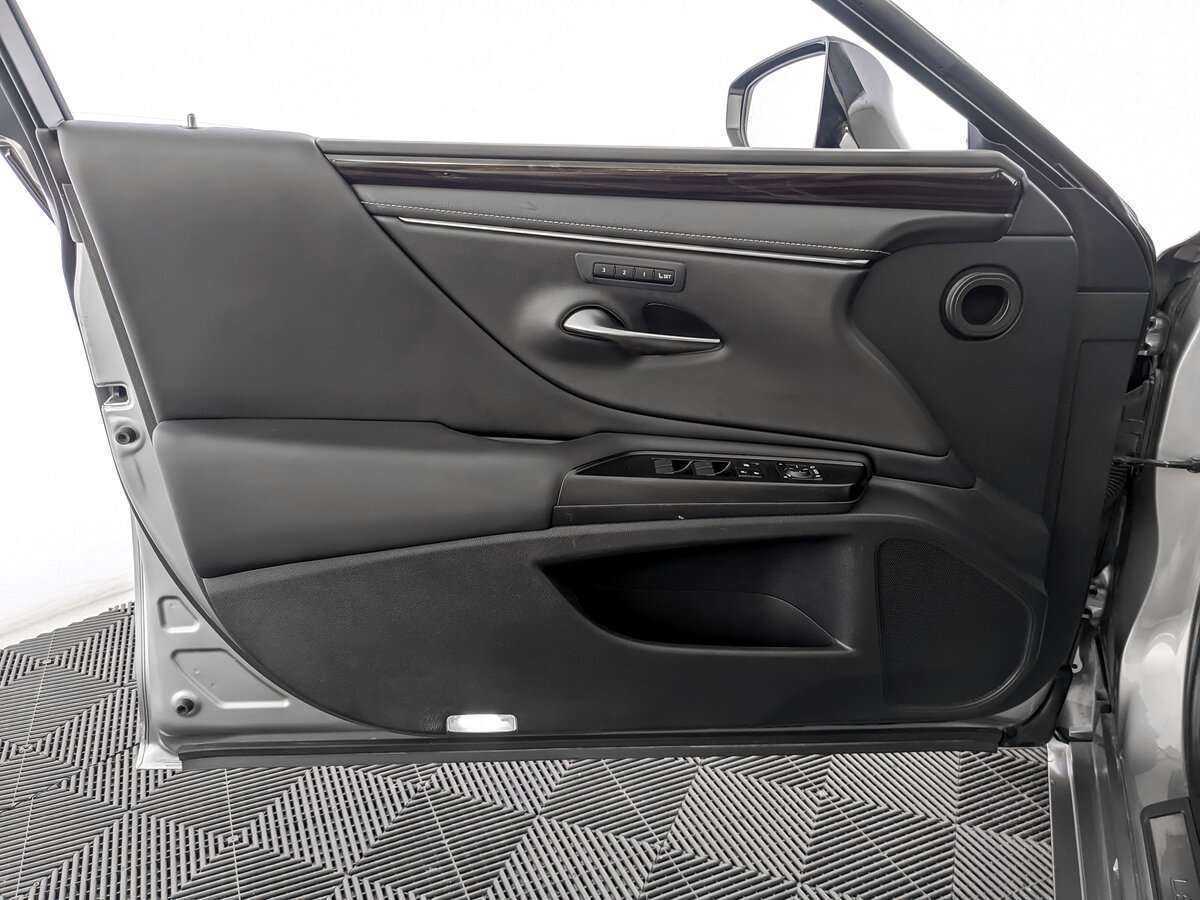Lexus ES 2020 года с пробегом. Фото: #14
