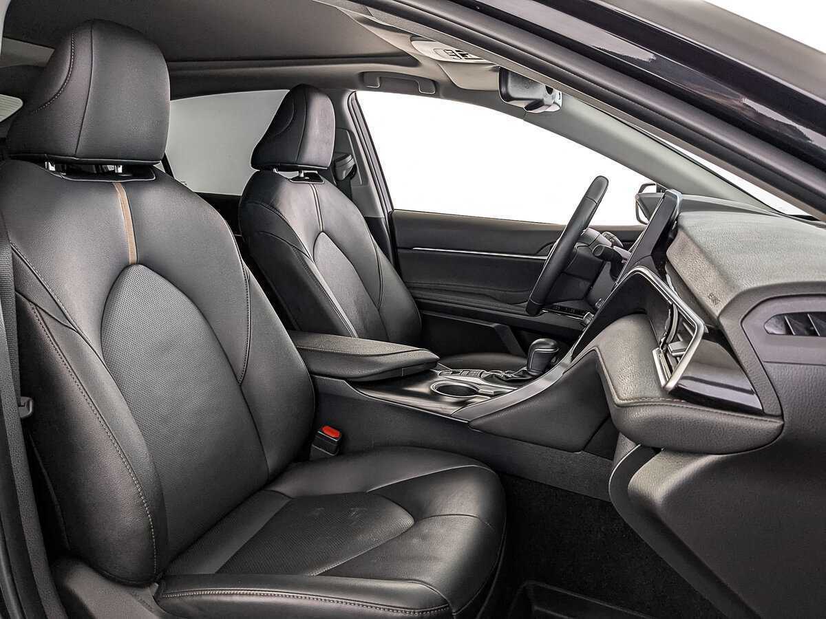 Toyota Camry 2023 года с пробегом. Фото: #23