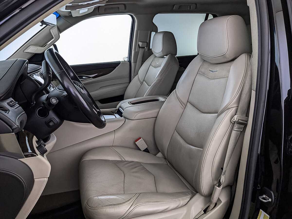Cadillac Escalade 2018 года с пробегом. Фото: #19