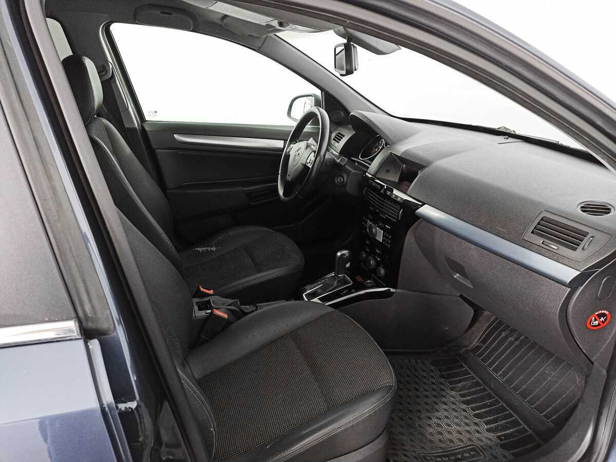 Opel Astra 2010 года с пробегом. Фото: #8