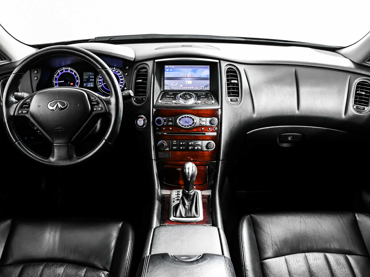Infiniti QX50 2015 года с пробегом. Фото: #8