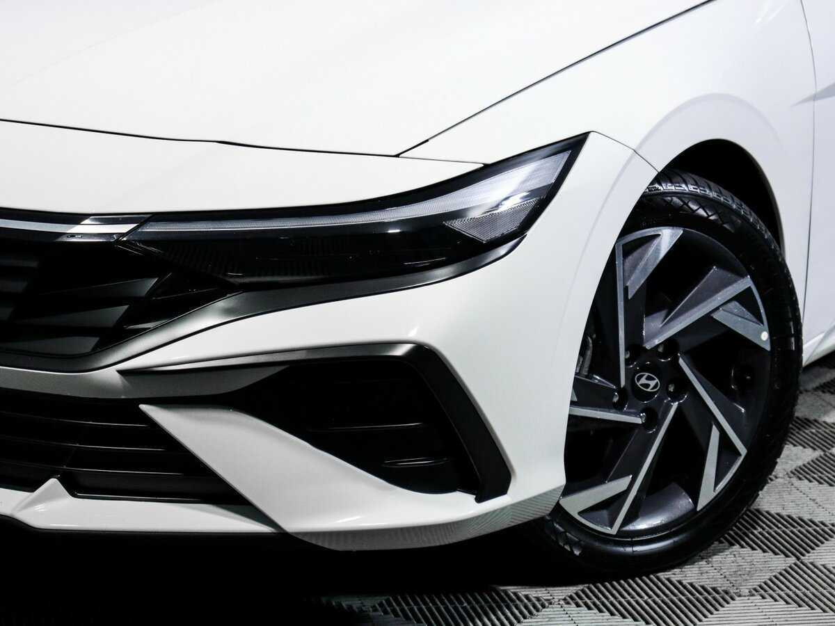 Hyundai Elantra 2023 года с пробегом. Фото: #15
