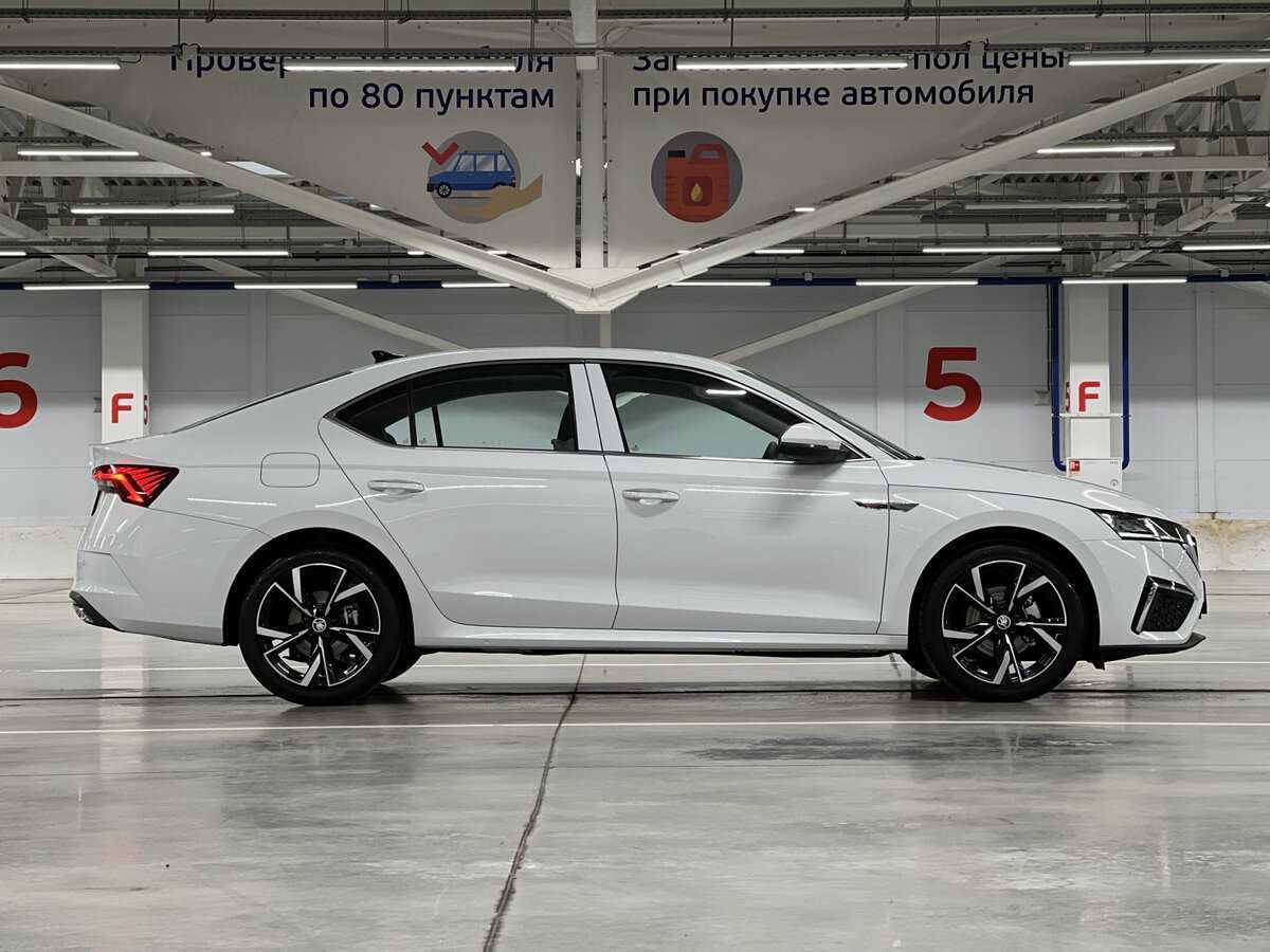 Skoda Octavia 2024 года с пробегом. Фото: #3