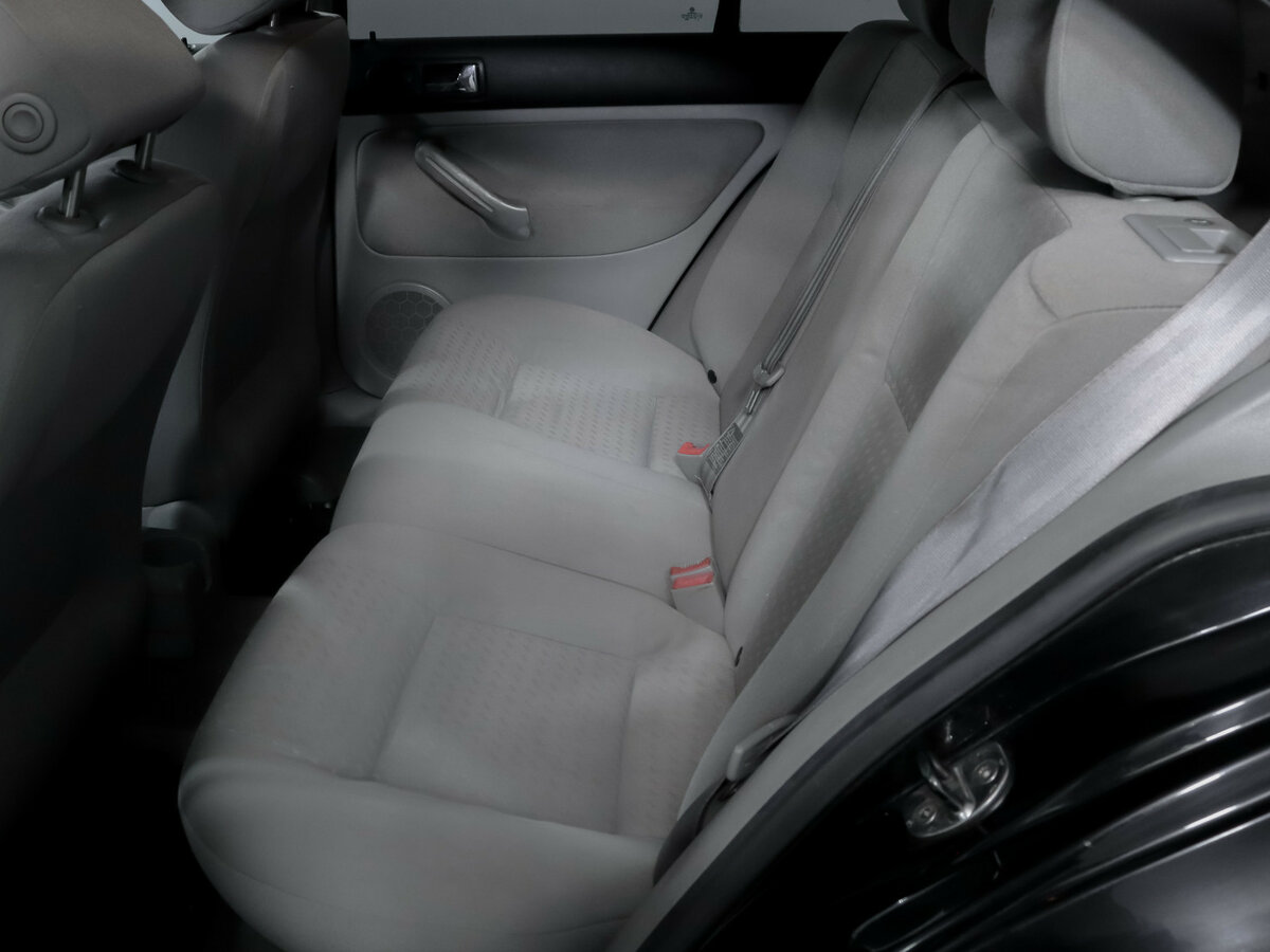 Volkswagen Jetta 2003 года с пробегом. Фото: #6