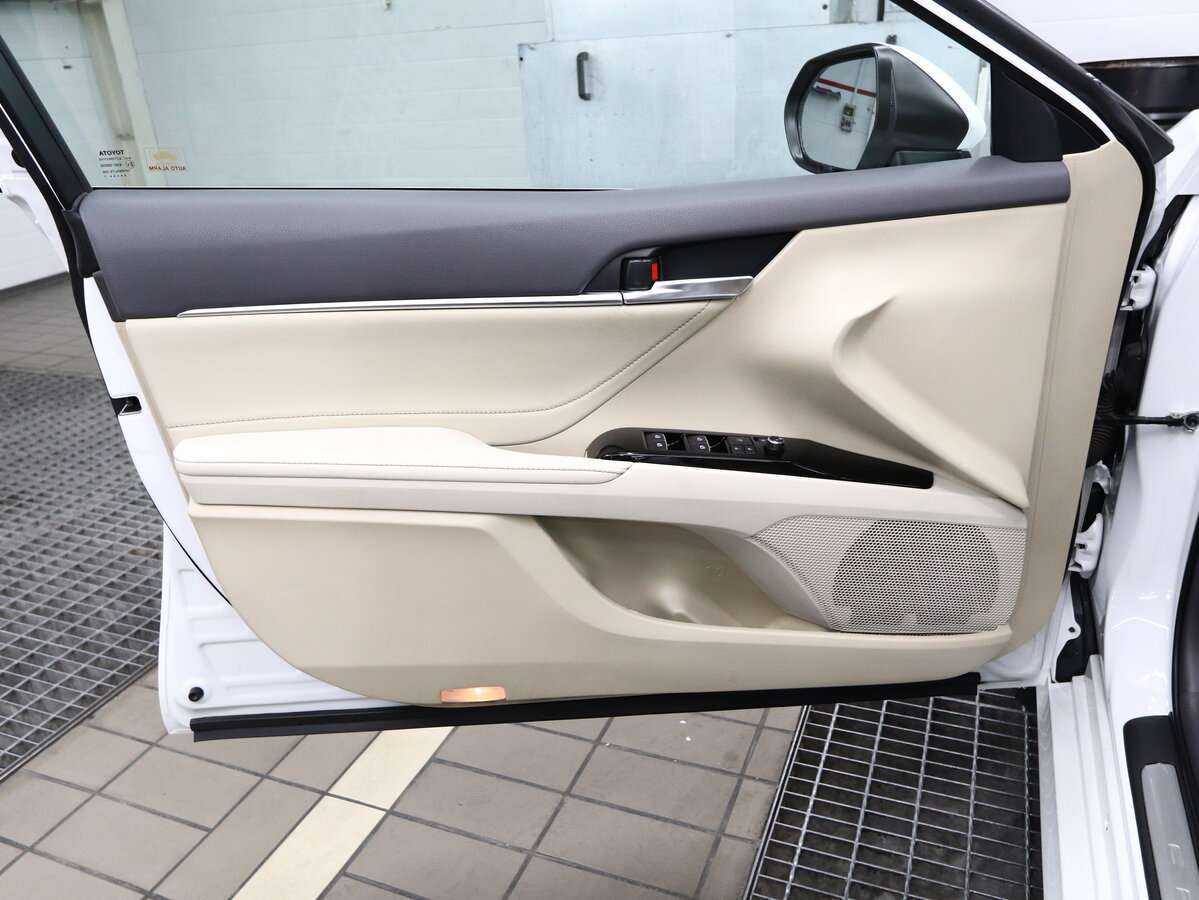 Toyota Camry 2021 года с пробегом. Фото: #6