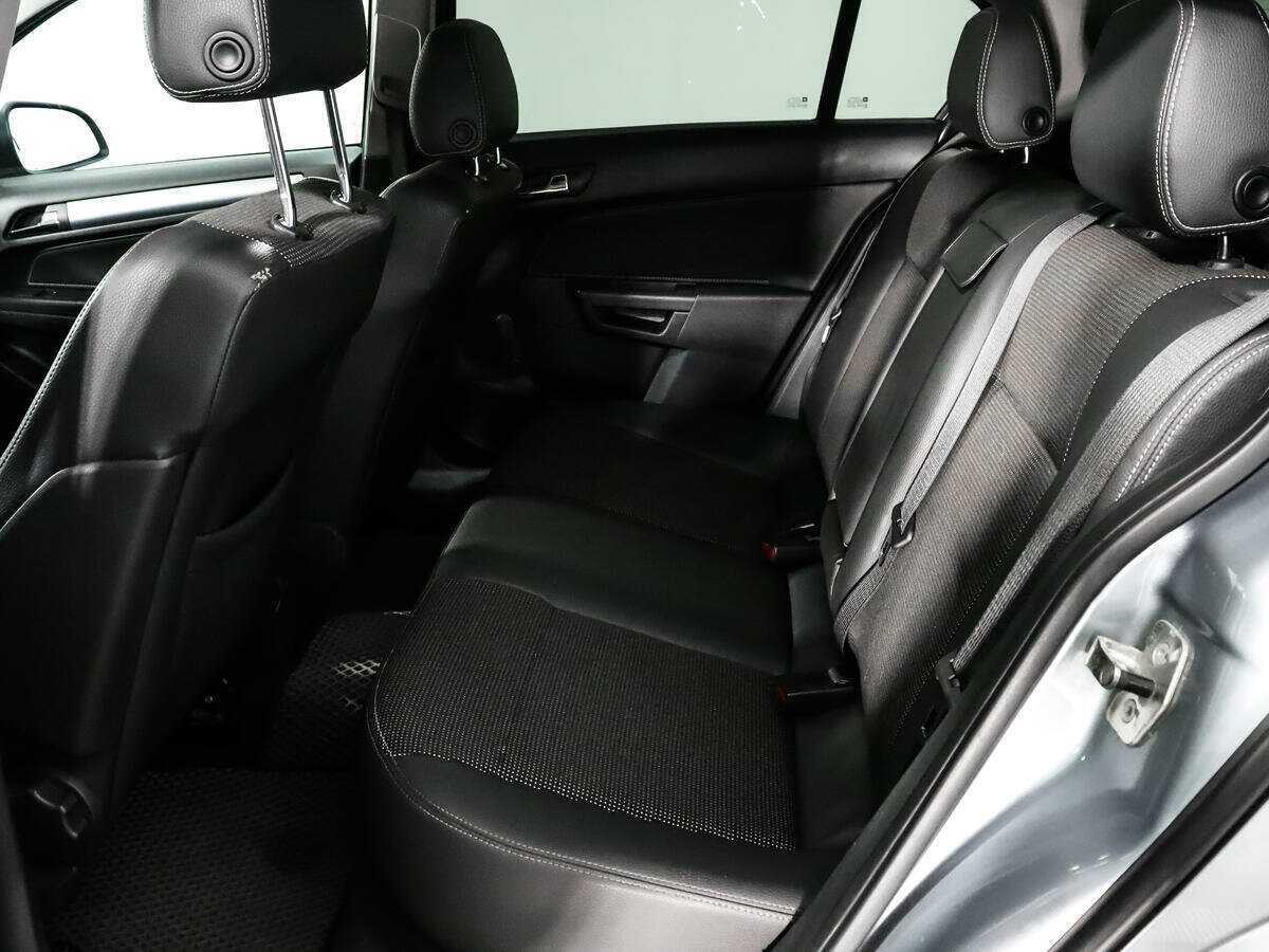 Opel Astra 2010 года с пробегом. Фото: #9