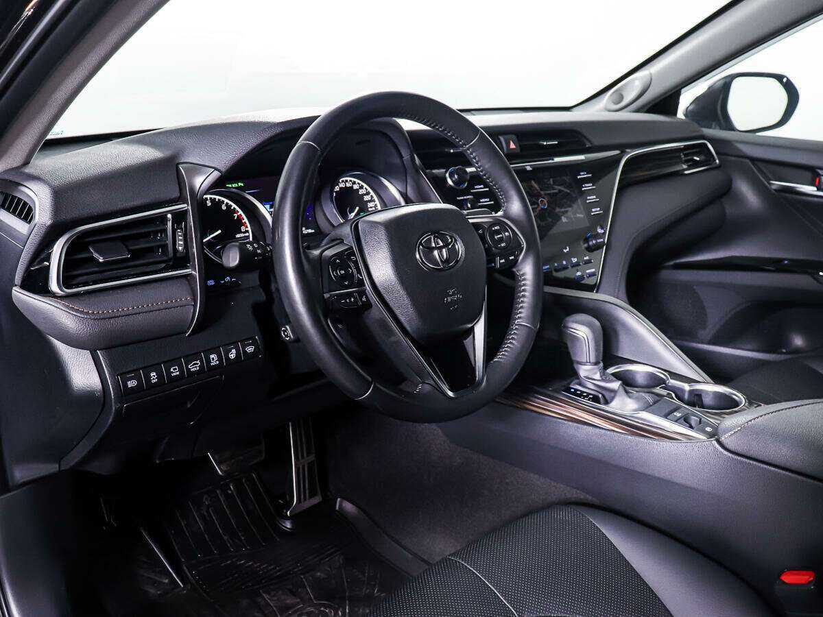 Toyota Camry 2019 года с пробегом. Фото: #9