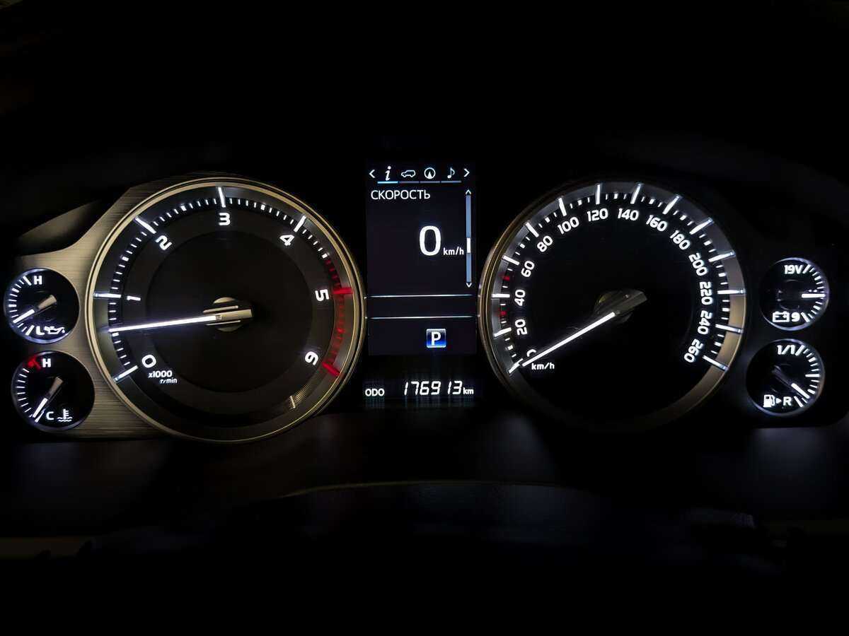 Toyota Land Cruiser 2017 года с пробегом. Фото: #10