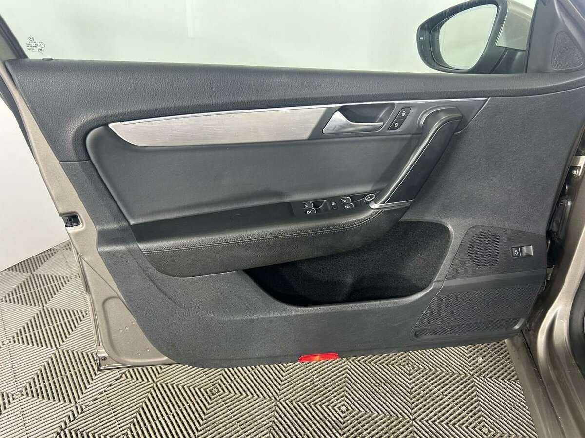 Volkswagen Passat 2011 года с пробегом. Фото: #7