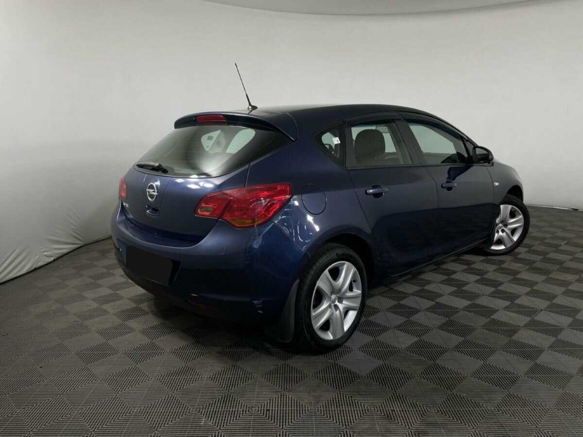 Opel Astra 2010 года с пробегом. Фото: #5