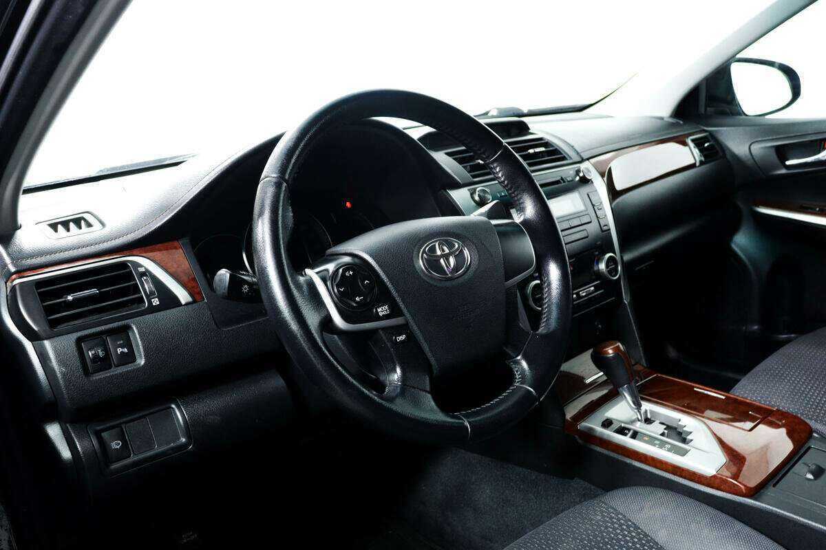 Toyota Camry 2012 года с пробегом. Фото: #12