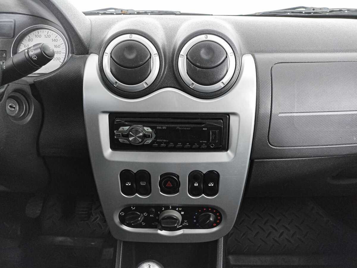 Renault Sandero 2010 года с пробегом. Фото: #11