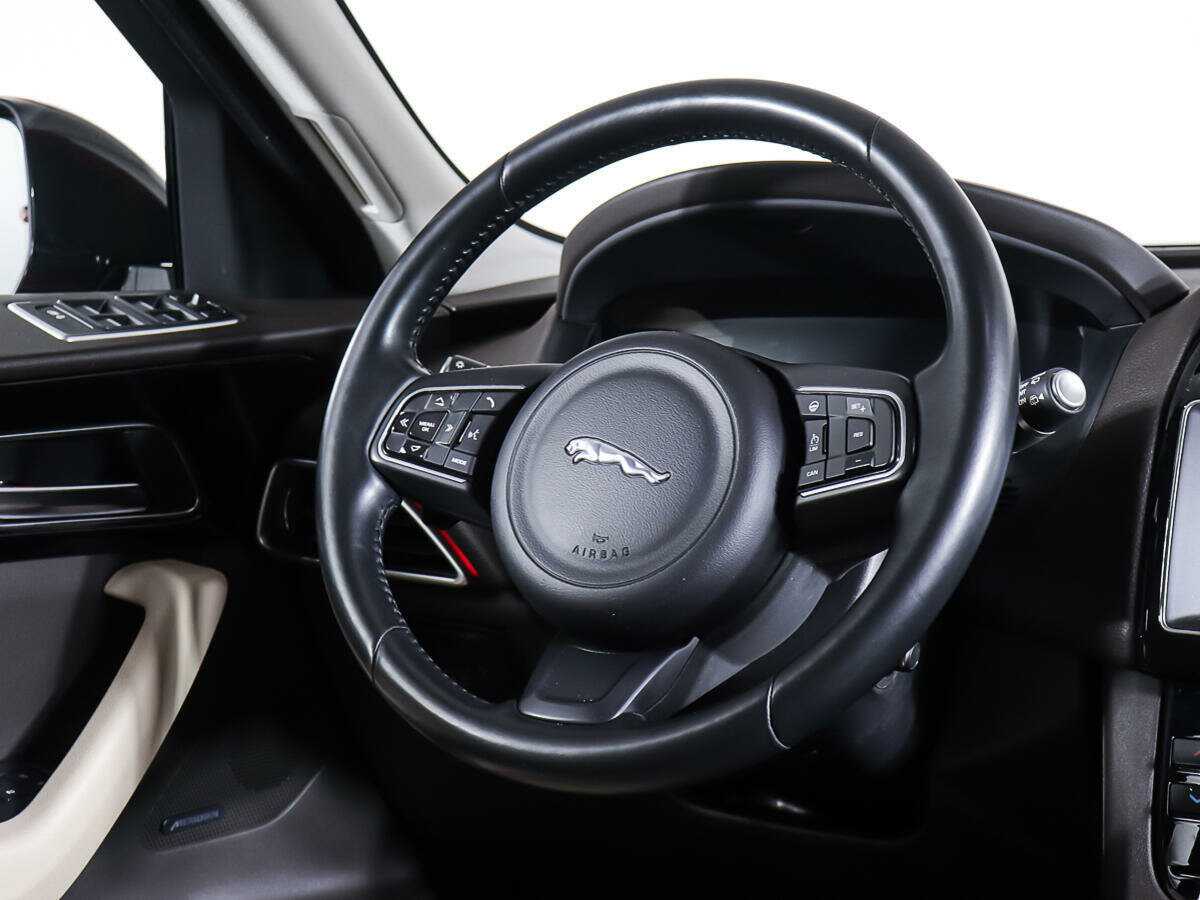 Jaguar F-Pace 2016 года с пробегом. Фото: #16