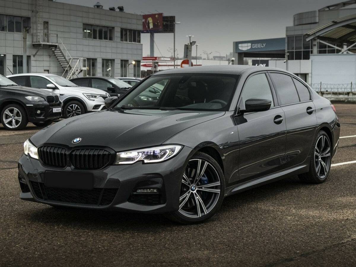 BMW 3 серии 2019 года с пробегом. Посмотреть фото