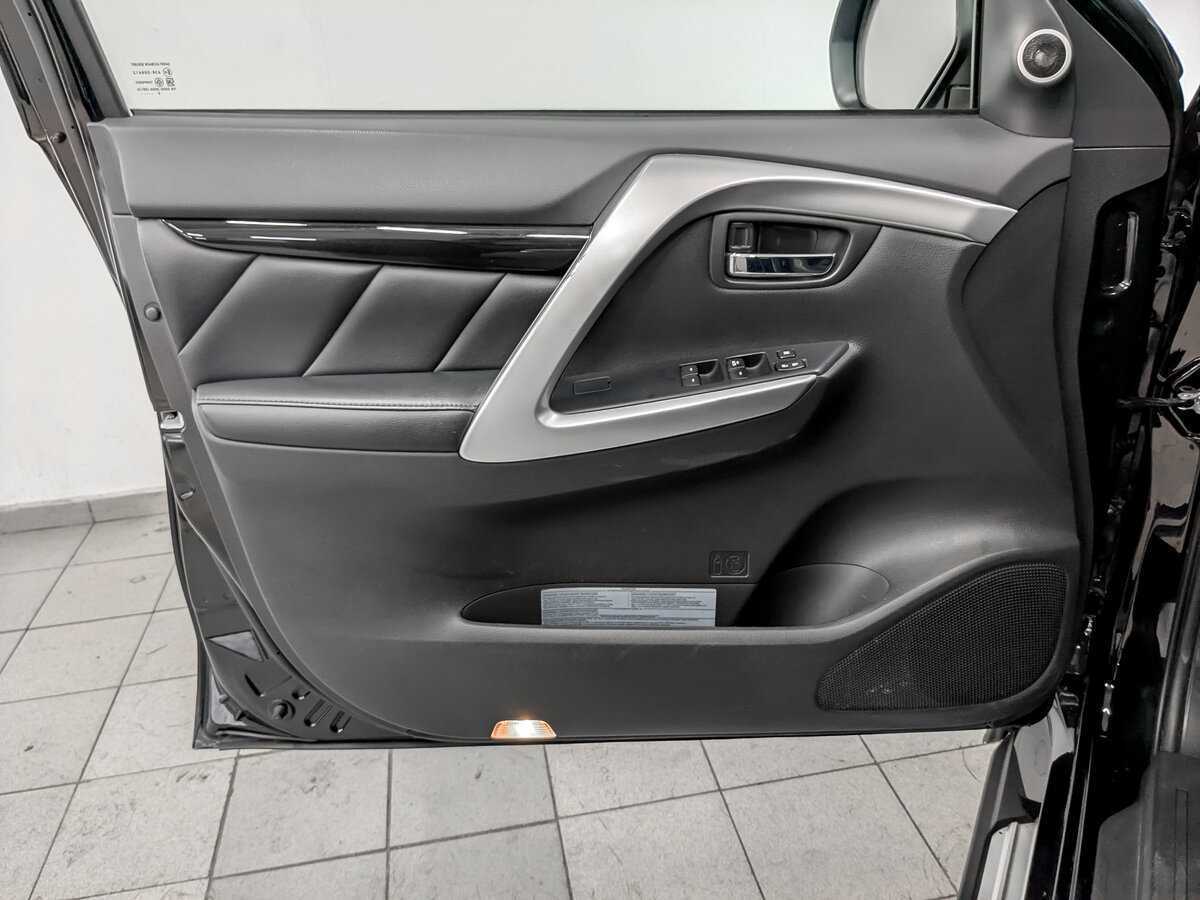 Mitsubishi Pajero Sport 2019 года с пробегом. Фото: #16