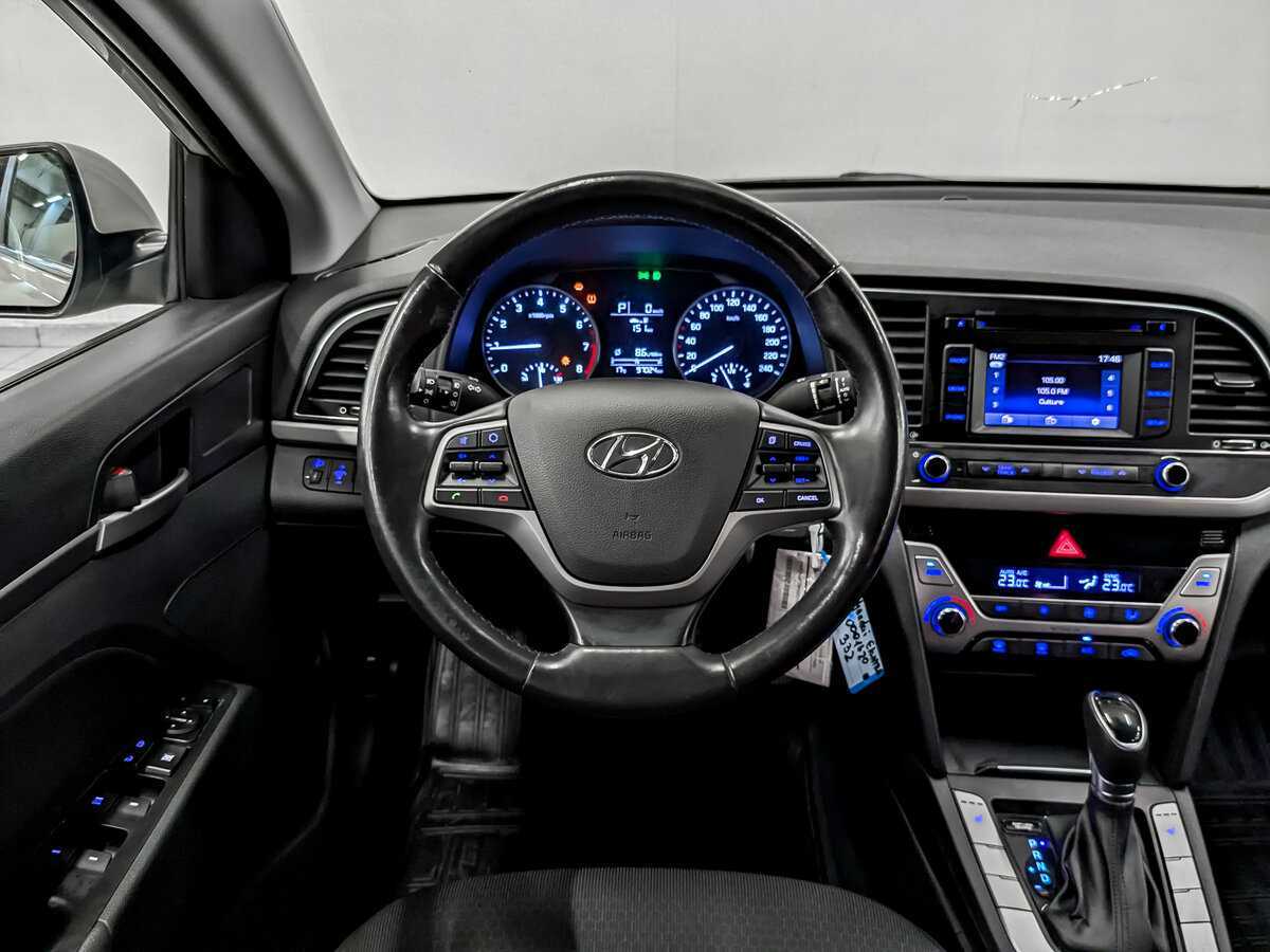 Hyundai Elantra 2017 года с пробегом. Фото: #18