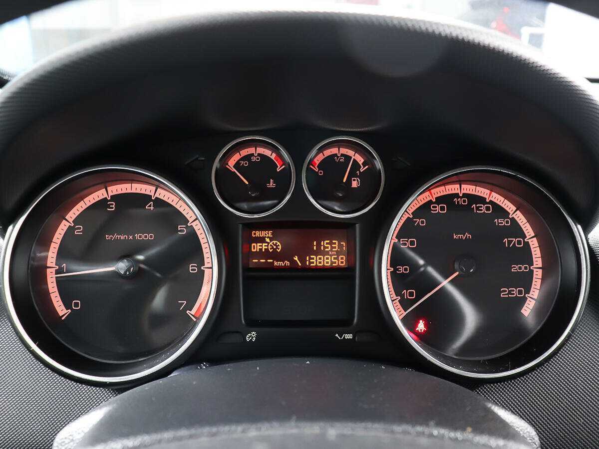 Peugeot 308 2008 года с пробегом. Фото: #14