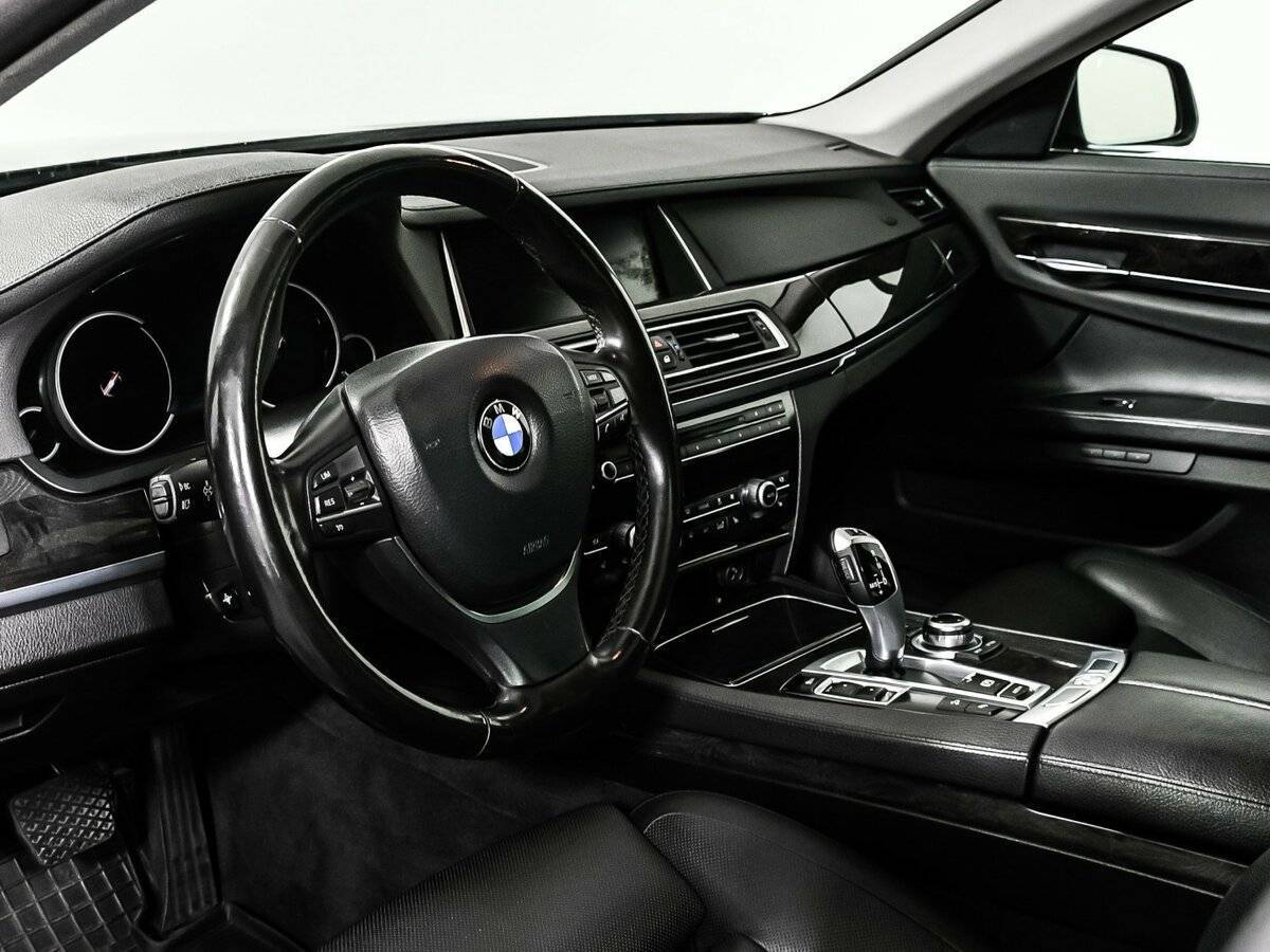 BMW 7 серии 2012 года с пробегом. Фото: #10