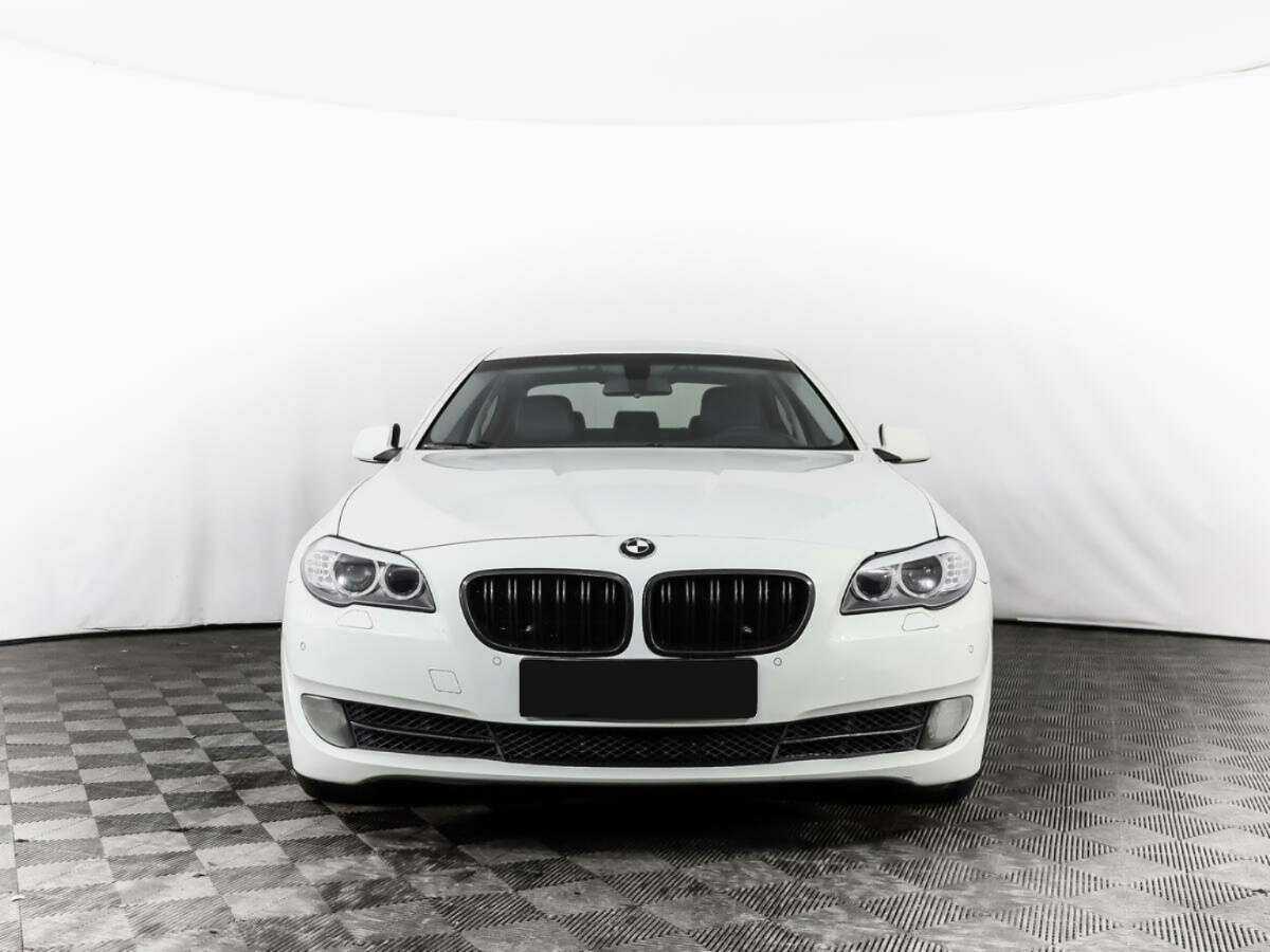 BMW 5 серии 2013 года с пробегом. Фото: #1