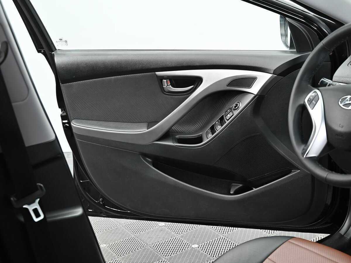 Hyundai Elantra 2012 года с пробегом. Фото: #6