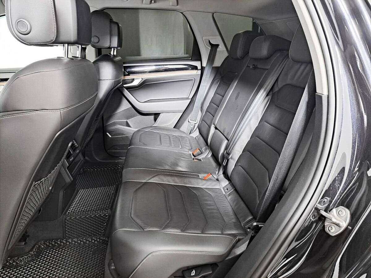 Volkswagen Touareg 2018 года с пробегом. Фото: #9